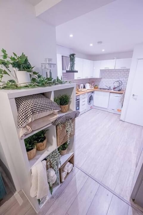 1584f282-2c0d-461b-b7b5-cd508b468bab