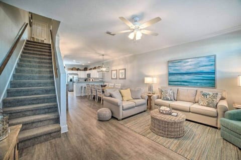 Open floor plan with plenty of seating for the whole family!