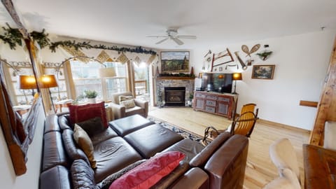 Home Decor, Indoors, Living Room, Furniture, Ceiling Fan