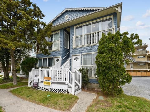 7 Maryland Ave. Unit #2E