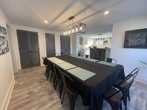 From the dining into the kitchen. Table on order.