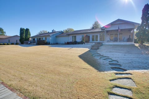 Hot Springs Village Vacation Rental | 3BR | 2BA | Step-Free Access | 1,677 Sq Ft