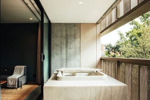 Private Jacuzzi.