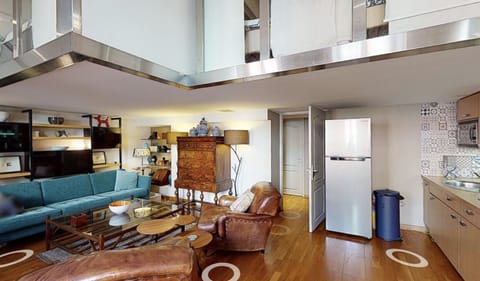 Door ways from North to South side sitting rooms crossing private hall/entrance