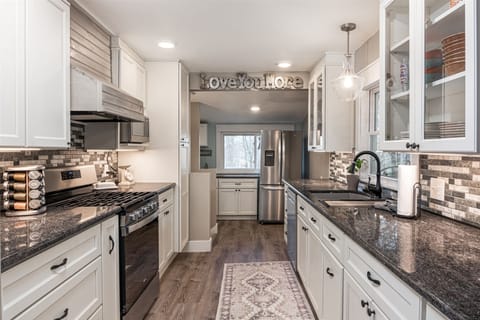 Granite countertops, all SS appliances including dishwasher