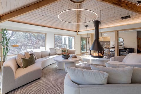 Living Area - Walker Luxury Vacation Rentals