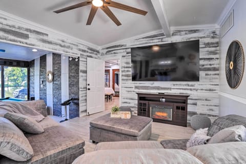 Seminole Vacation Rental | 3BR | 2BA | Steps Required | 1,700 Sq Ft