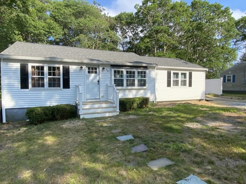 3 bedroom 2 full bath ranch within walking distance to a beautiful lake!
