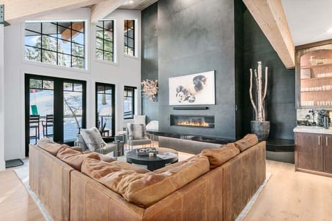 Indoors, Home Decor, Architecture, Building, Furniture