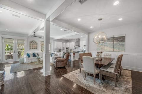 Open-Plan Coastal Living