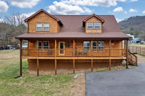 Plenty of parking to unload with ease and get your vacation started.