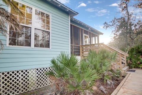 Welcome to Unit 3402 - This cute cottage provides 3 bedrooms and 2 bathrooms.