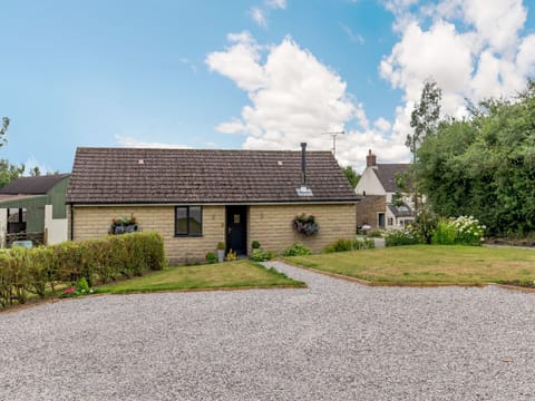 Exterior | Bee Keepers Cottage - Lower Delves Farm, Shirland, near Alfreton