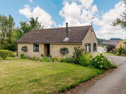 Exterior | Bee Keepers Cottage - Lower Delves Farm, Shirland, near Alfreton