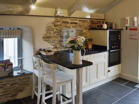 Open plan living/dining room/kitchen | Driftwood Cottages - Driftwood, Porth. nr. Newquay