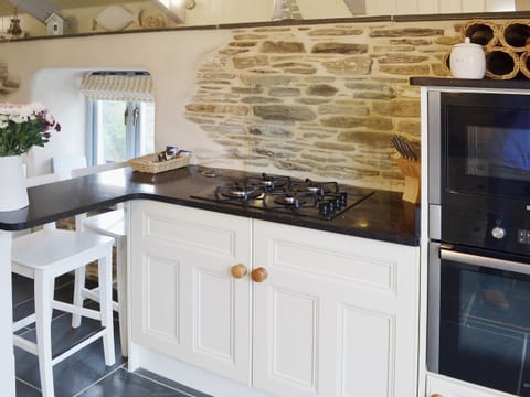 Open plan living/dining room/kitchen | Driftwood Cottages - Driftwood, Porth. nr. Newquay