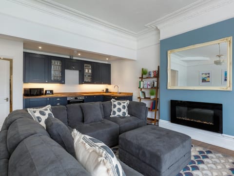 Open plan living space | Anchorage View, Dartmouth