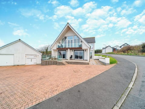 Immaculately presented detached holiday home | 8 Military Drive - Military Drive, Portpatrick, near Stranraer