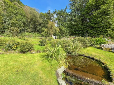 Garden | Aberfoyle Apartment 3 - Holly - Loch Apartments, Aberfoyle