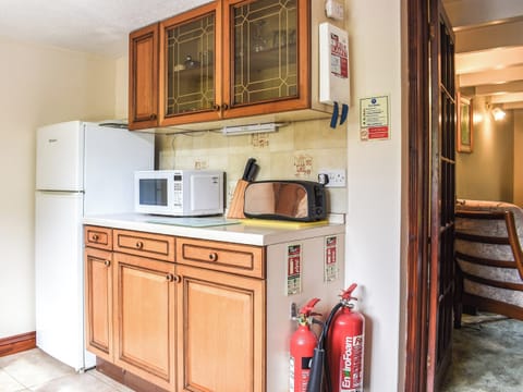 Kitchen | Anneth Lowen, Gwennap