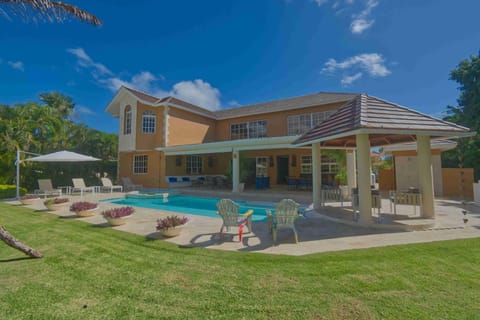 Tortuga C33 - Large golf view villa with pool, jacuzzi and staff in beach resort (3057)