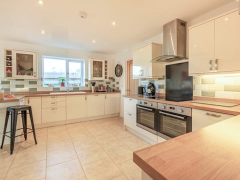 Kitchen area | Marram Dune Beach House, Brean