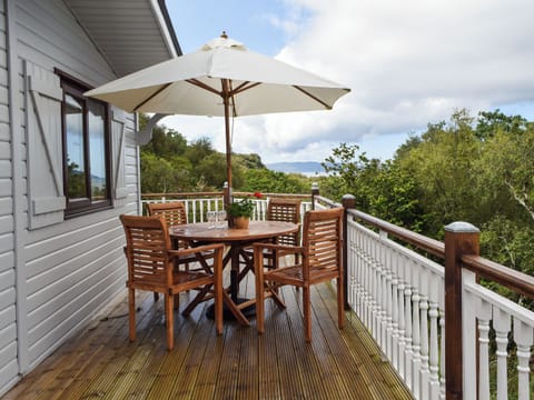Decking | Catkin Lodge - Lunga Estate Lodges, Craobh Haven