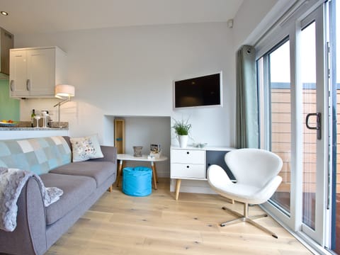Living area | Curlew 4 - The Cove, Brixham
