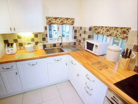 Kitchen | The Dove Cot & Annexe, The Dove Cot - The Dove C, Clappersgate, near Ambleside