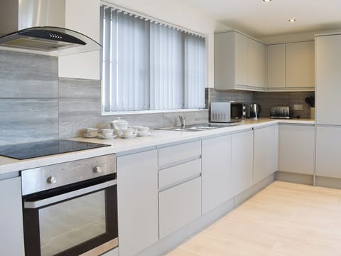 Kitchen/diner | Four Burrows Bungalow, Blackwater, near St Agnes