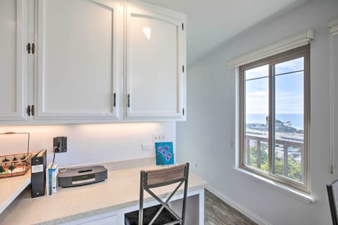 Laptop Workspace | Free WiFi