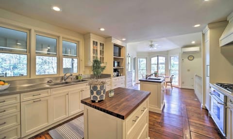 Fully equipped kitchen- Main  Level