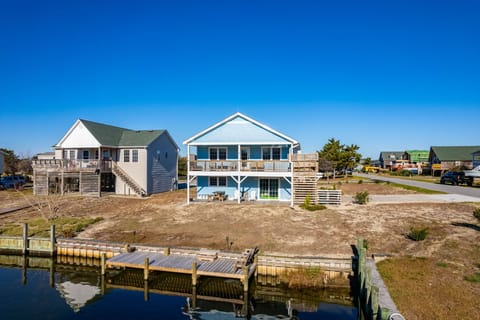 ONHC101A: Blue Water House | Aerial view, canalfront, private dock