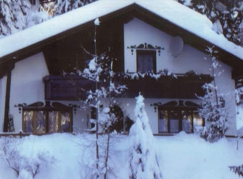 Holiday Home Exterior [winter]