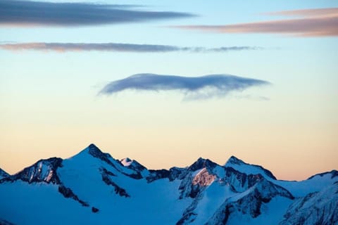 Region [summer] (>5 km)