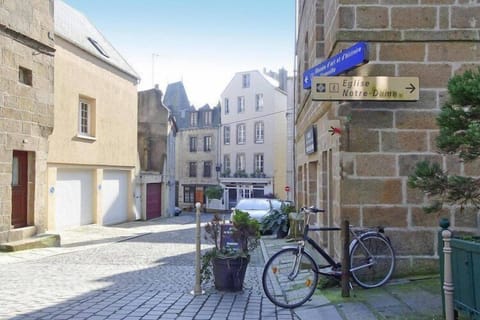 Surroundings [summer] (1-5 km)