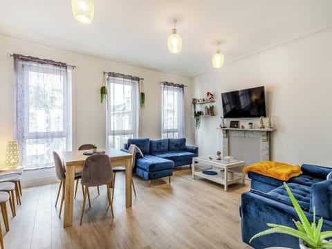 Living room/dining room | Blue Belgrave, Torquay