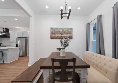 Gather the whole crew. Our dining space is made for lingering breakfasts and late-night board games after the sun goes down.