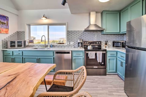 Kitchen | 1st Floor | Cooking Basics | Dishwasher | Crockpot