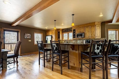 a94d3957-06b3-4b29-817f-f022b3e6e967