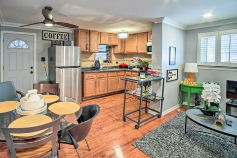 Chicago Vacation Rental | 3BR | 1BA | 1,520 Sq Ft | Step-Free Access