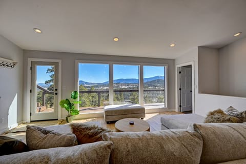 Main living room with the breathtaking view