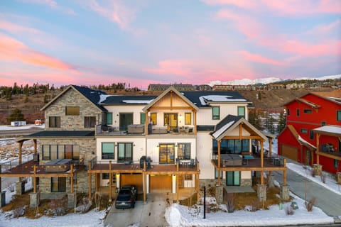 Your Grand Park Luxury Villa