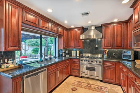 Kitchen | Dishware & Flatware