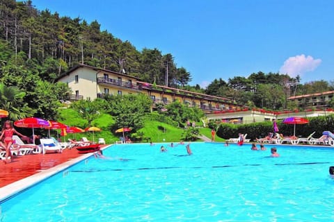 Holiday Home Swimming Pool