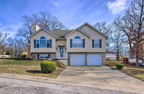 Osage Beach Vacation Rental | 4BR | 2.5BA | 1,938 Sq Ft | Stairs Required