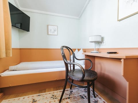 Single room with shower, WC - VILLA OXA Bed and Breakfast in Maria Alm