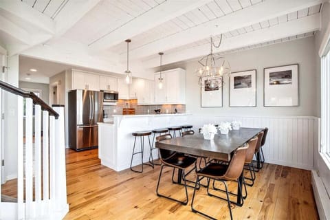 Dining Area at 777 Ocean