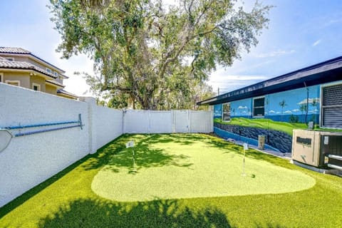 We hope you enjoy the Hawaiian style mural along the putting green area