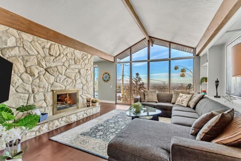 Gracious mid-century living with stunning valley views!